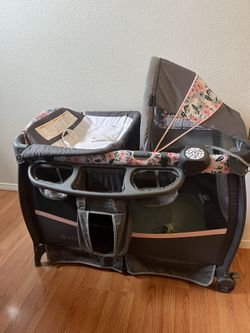 Baby Trend Deluxe II Nursery Center