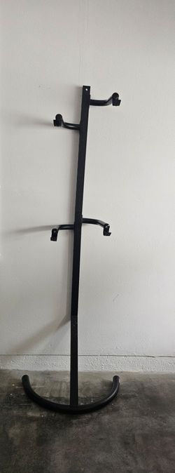Wall mounted bike rack