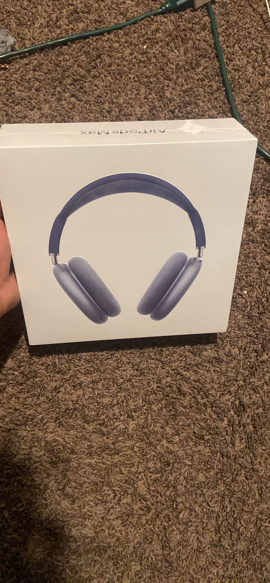 AirPod Maxs Blue 