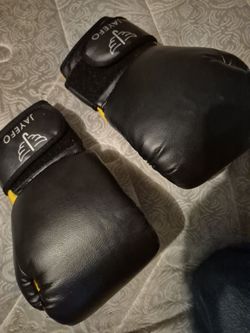 Boxing gloves