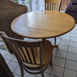 Table + 2 Chairs