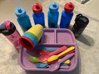 PICNIC PLATES, UTENSILS, DRINKWARE