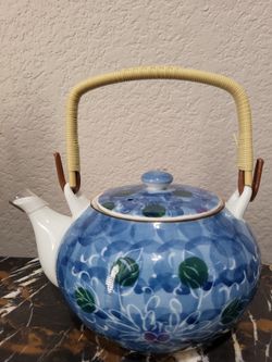 Authentic Japanese Arita Teapot In Porcelain With Rattan Handle & Attached Tea Strainer ~ NEW