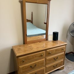 Dresser With Mirror