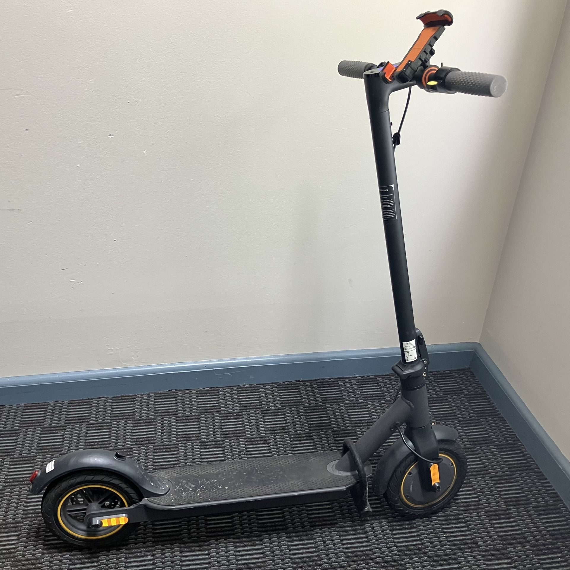 Electric Scooter 500w (Phone Holder And Helmet inc.)