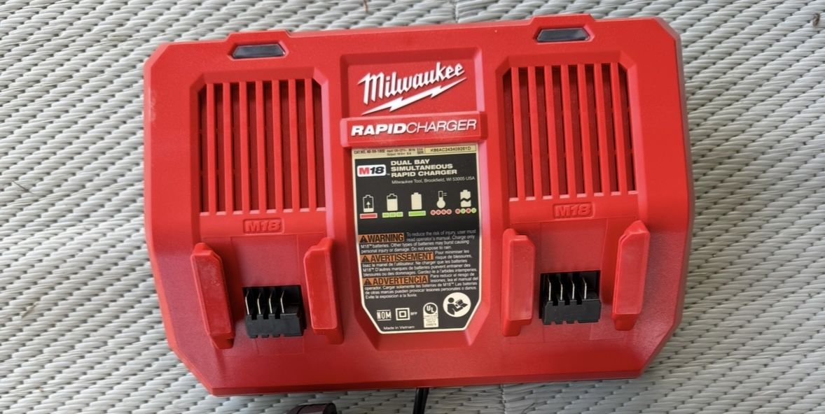 M18 Dual Rapid Charger