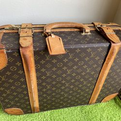 Past auction: Louis Vuitton large zip pouch 1980s