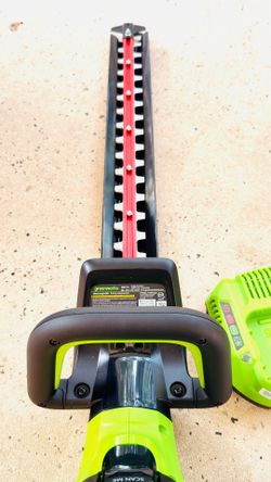 Greenworks 60V 26" Cordless Battery Hedge Trimmer with 2.0Ah Battery & Charger