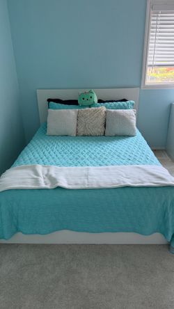 Full size bed and matching desk - white.