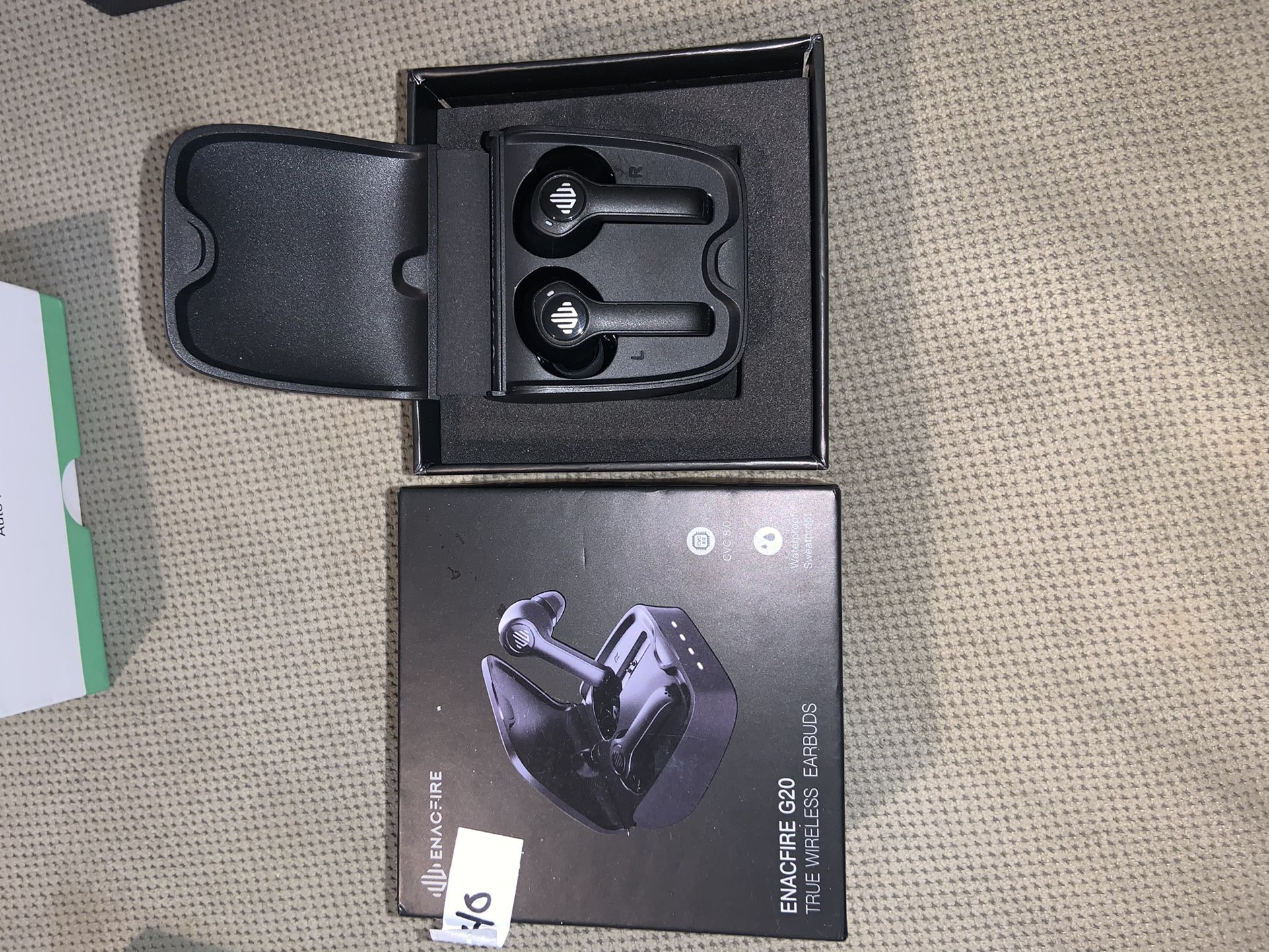 WIRELESS EARBUDS