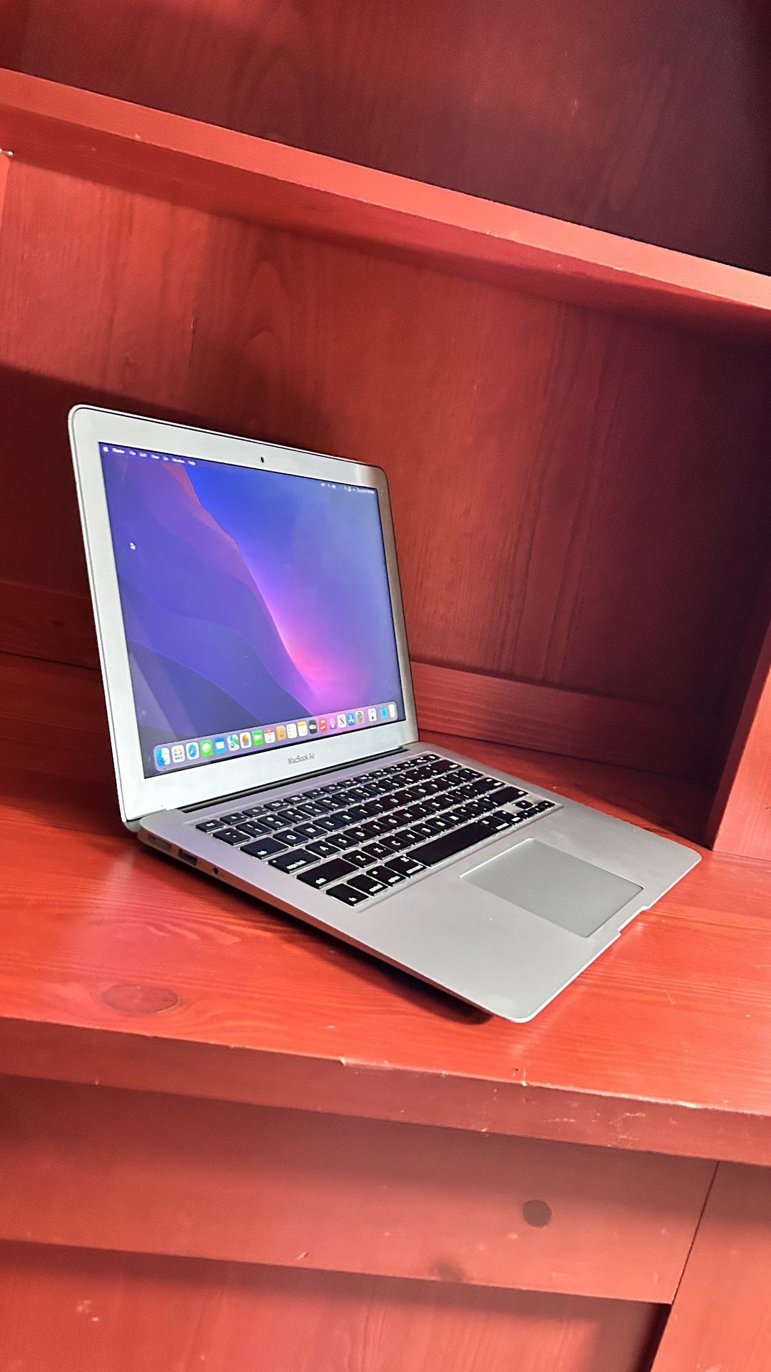 Apple MacBook Air 13” I5 Processor 8GB RAM 128GB SSD $200