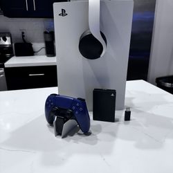 PS5 Disc W/ 4 TB External Drive