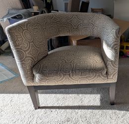 2 Matching accent chairs