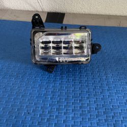 2019 2020 GMC SIERRA DENALI LEFT SIDE FOG LIGHT WITH LED