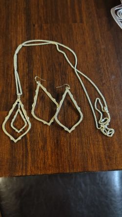 Silver Tone Geometric Necklace and Earring Set