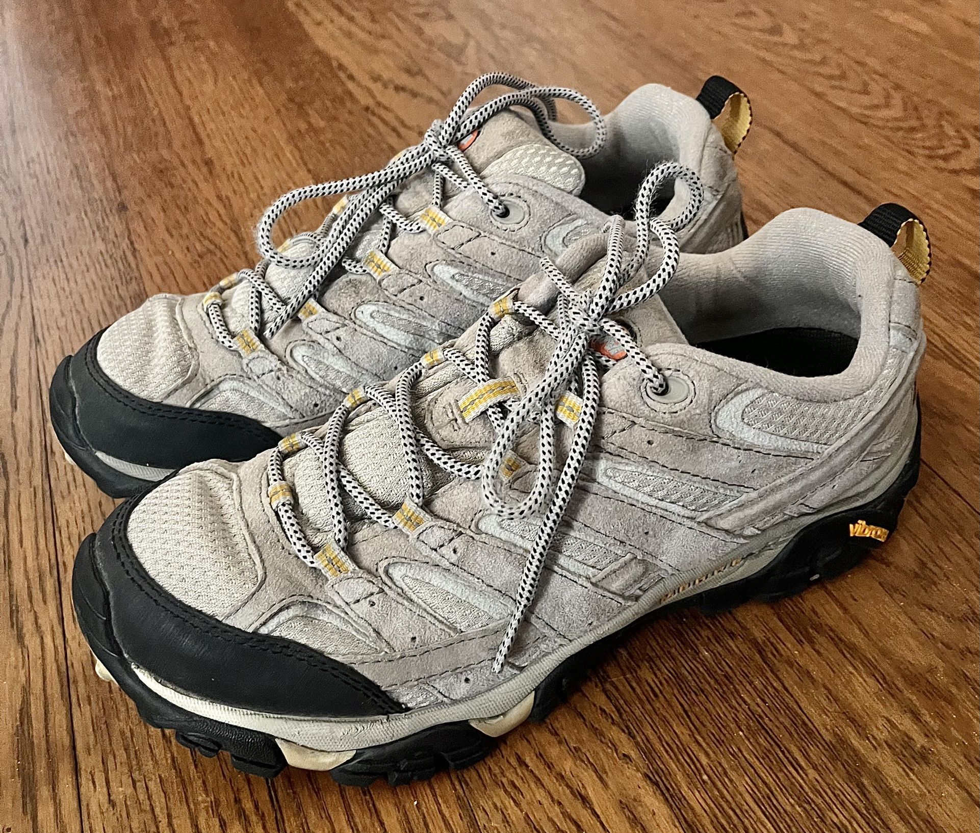 WOMENS MERRELL HIKING SHOES