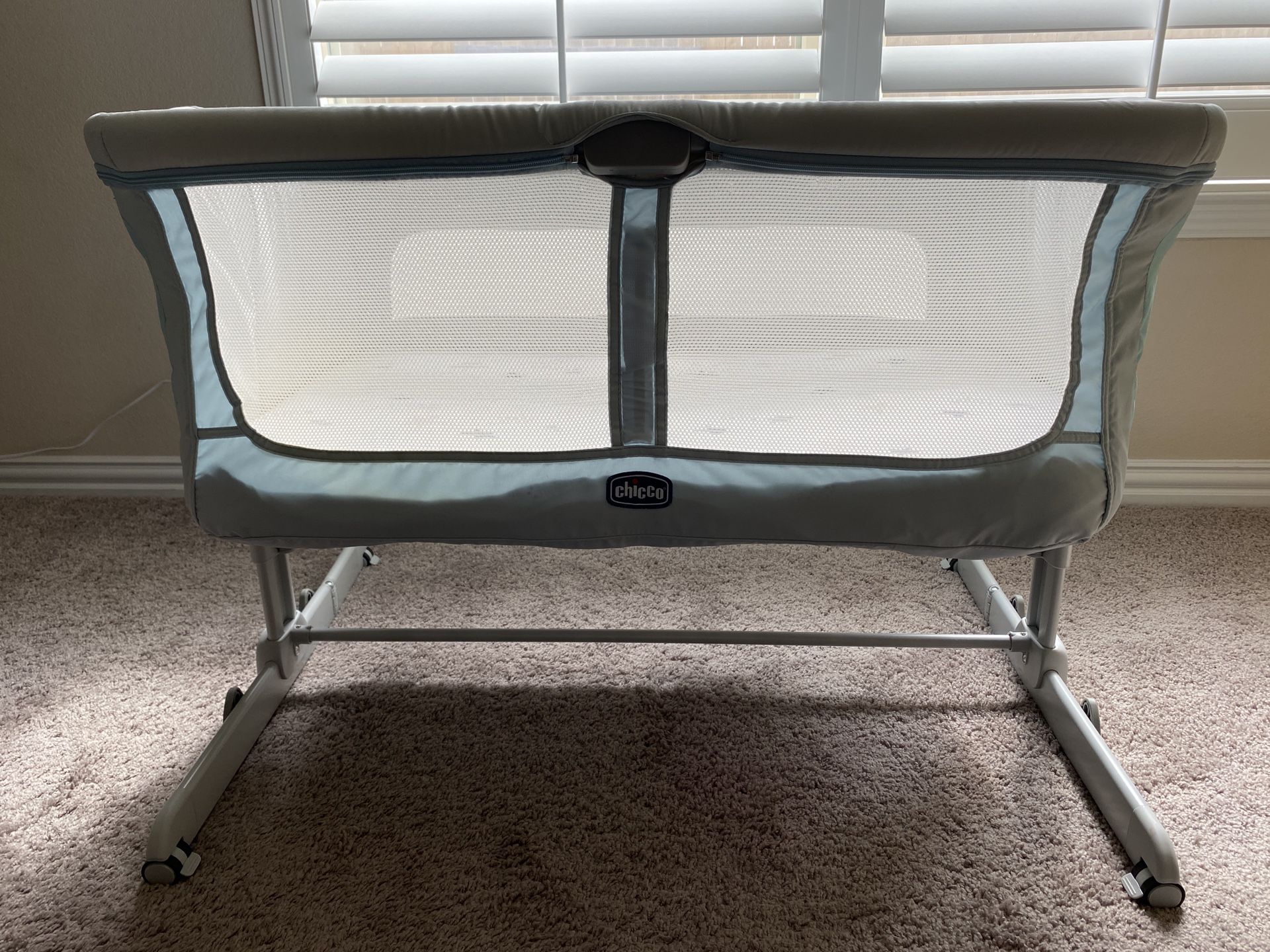 Chicco Next 2 Me Dream Swing Function Side Sleeping Crib