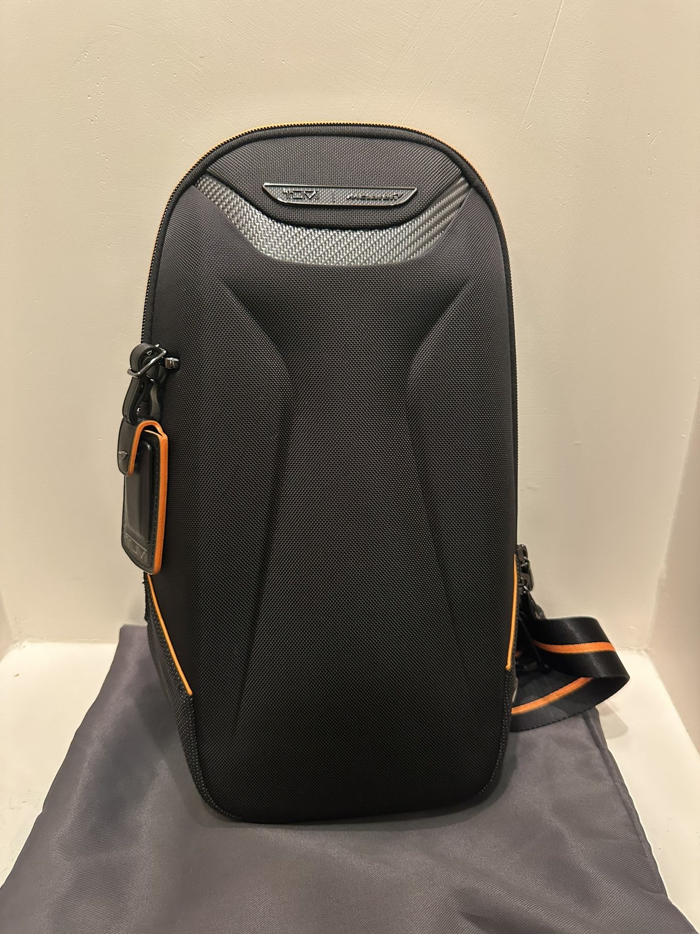 TUMI McLaren Torque Sling Body Bag Carbon Fiber Black 1(contact info removed)41