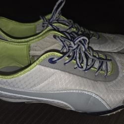Puma Woman's Size 9