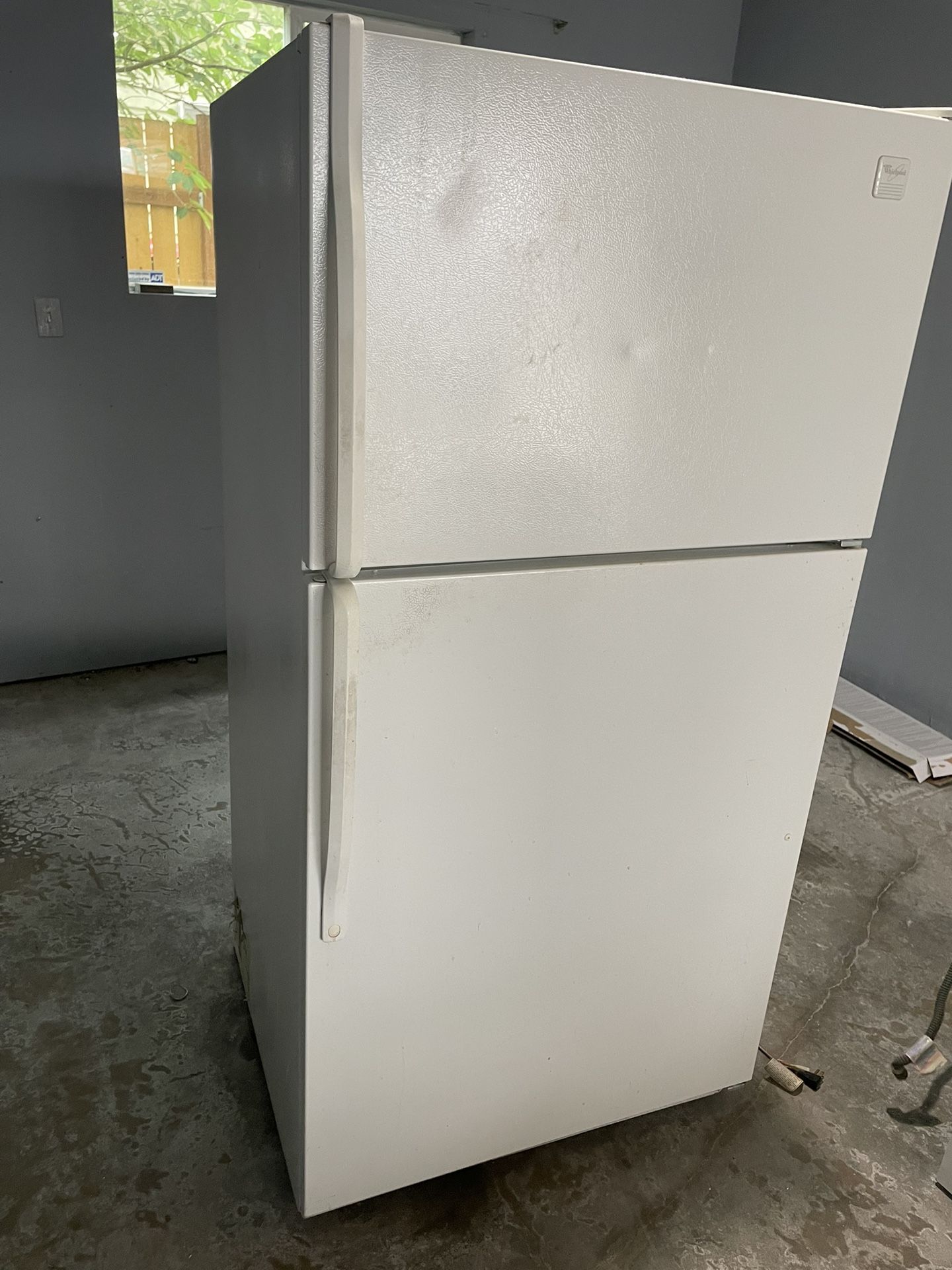Whirlpool Refrigerator (33” Wide)