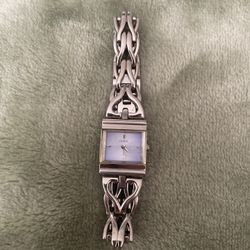 Guess G66015L Quartz Analog Ladies Watch Unique Band Silver Tone