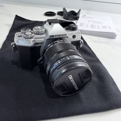 Olympus OM-5 | Digital Camera, New