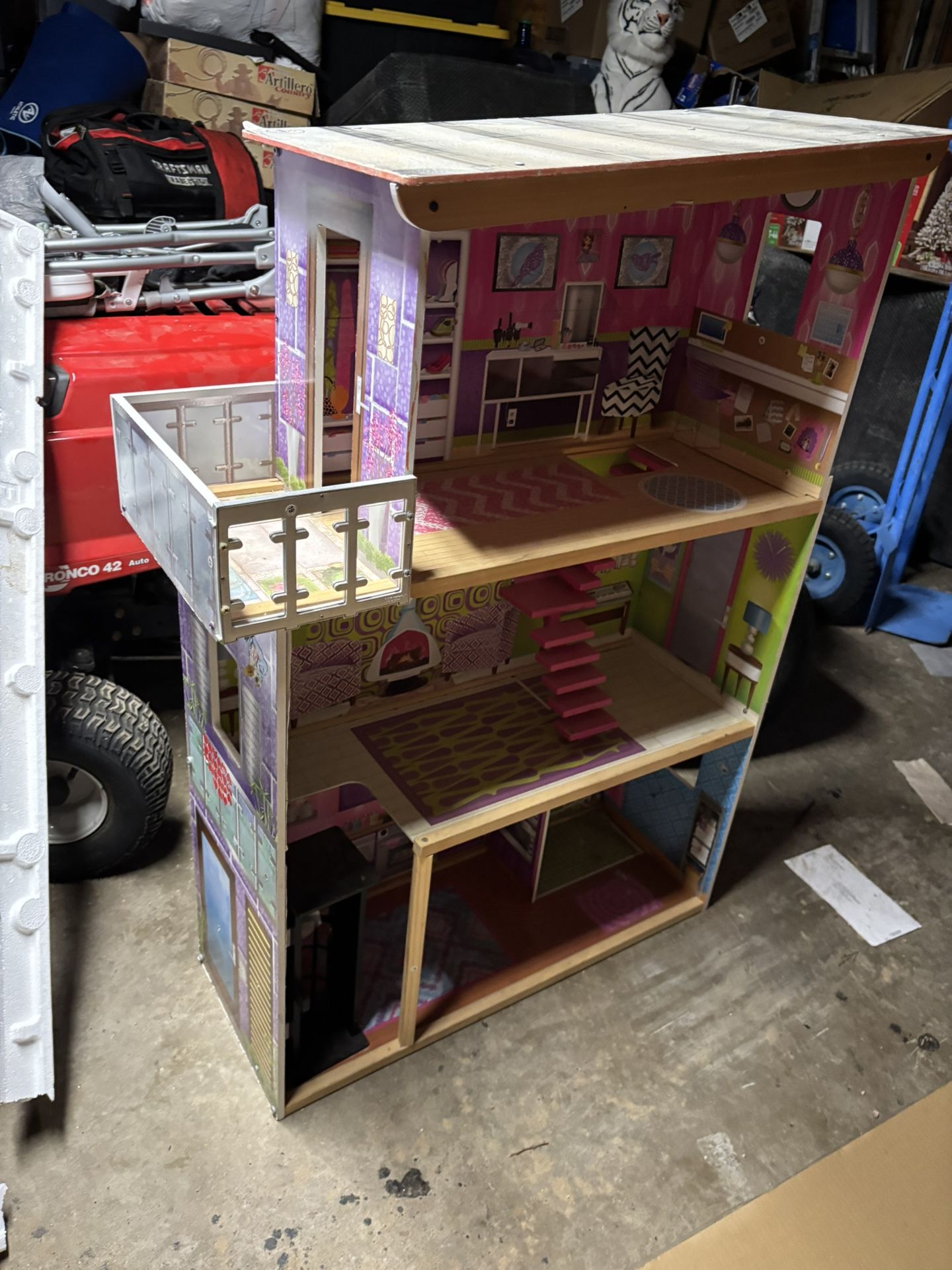 Dollhouse 