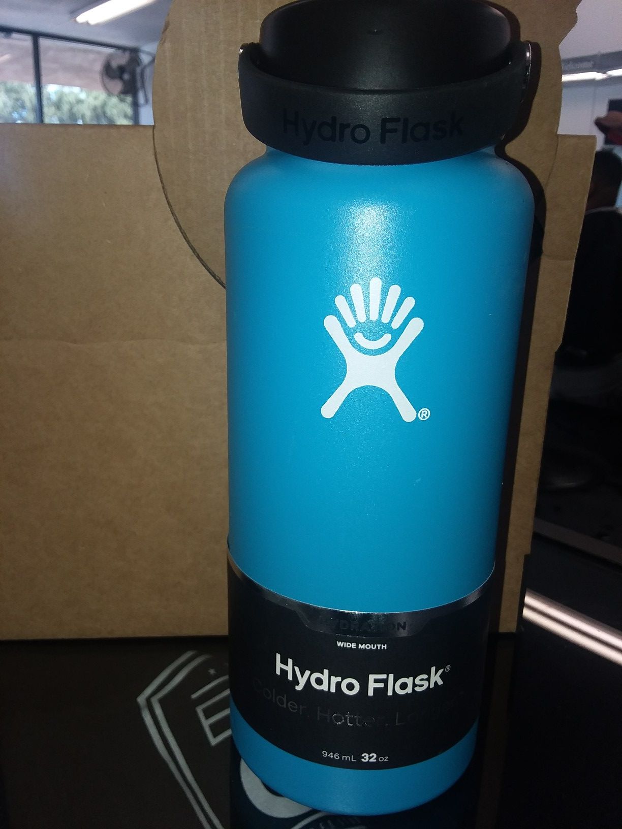 32oz hydro flask $30