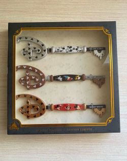 Disney Special Edition Mickey Mouse Through The Years Set Of 3 Keys