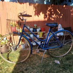 Retro Schwinn Bike