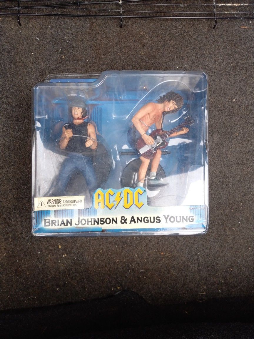 AC/DC Brian Johnson & Angus Young フィギュア Amazon | ギターヒーロー AC/DC アンガス・ヤング スタチュー 単品