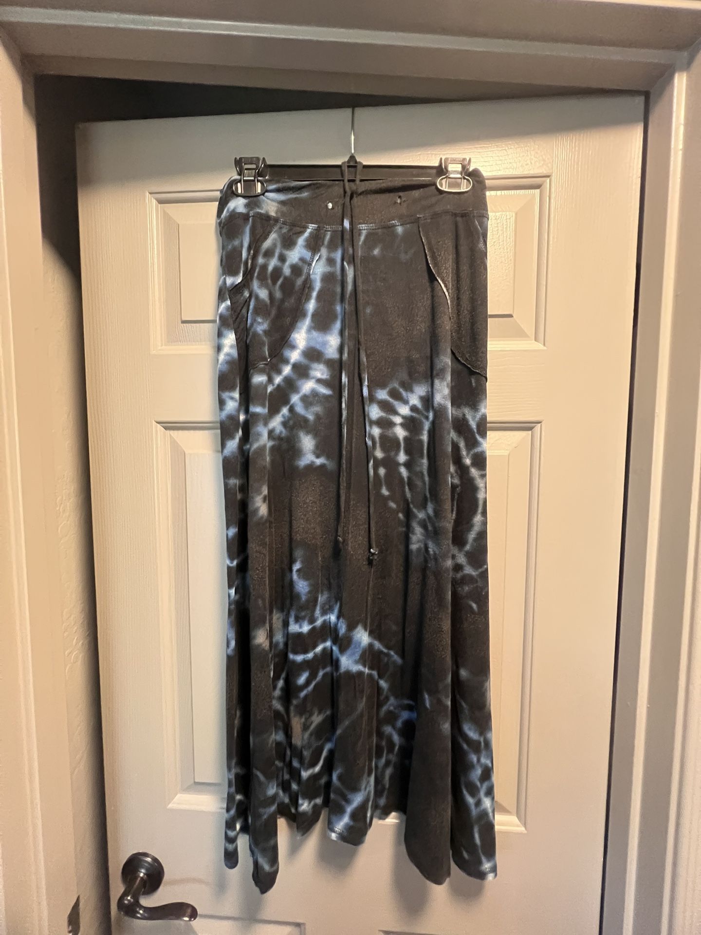 Beautiful Skirt ~ Large