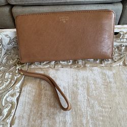 Fossil Leather Clutch Wallet/ Wristlet 