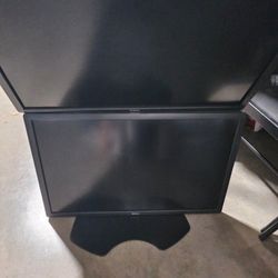 2 Dell Monitors U3014t on a Stand