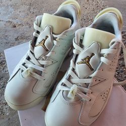 Nike Jordan's   "Size-9"  MEN // like New In Original Box 