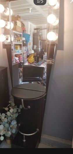 Hairstylist Station