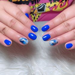 Uñas acrílicas y más