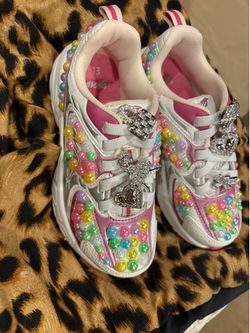 Girls shoes