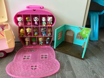 Woodeez Set - Pink House, Nurserey, and Camper Vehicle with 14 Woodeez Figures