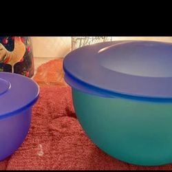 TUPPERWARE 2 PC Impressions Nesting  Bowl Set W/ Lids