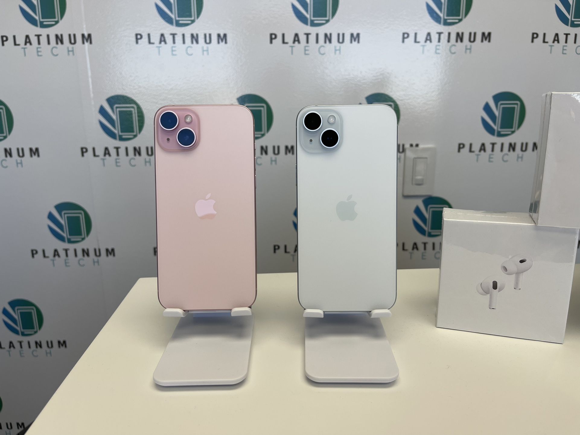 iPhone 15 Plus 128gb Unlocked Pink And Blue Like New💖💙