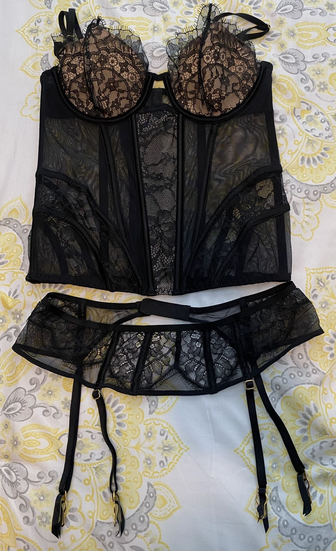 Victorias Secret Floral Lace Bustier/Corset With Garter Belt