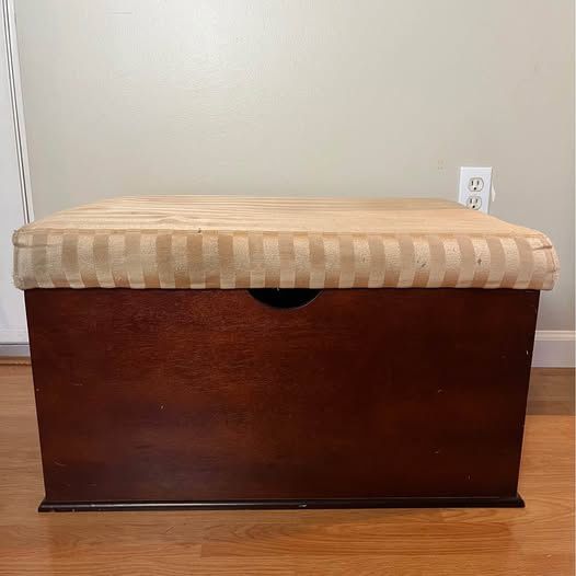 Lift Top Storage Ottoman