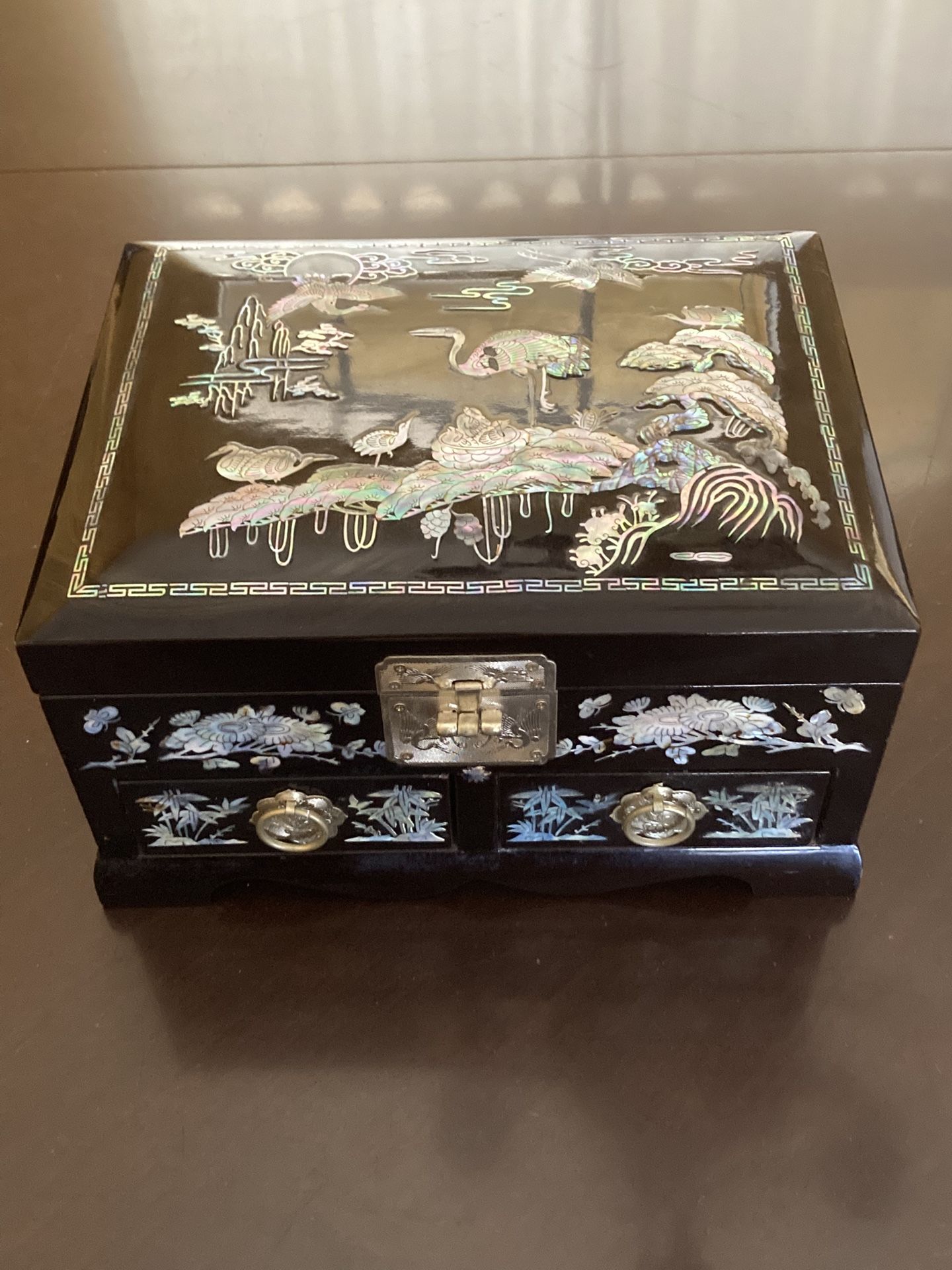GORGEOUS ASIAN MOTHER OF PEARL JEWELLERY MUSIC BOX