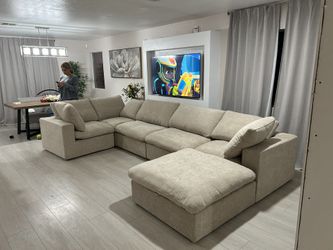 BRAND NEW IN BOX! Oatmeal 6 Piece CLOUD Modular Sectional Couch (FREE DELIVERY 🚚)