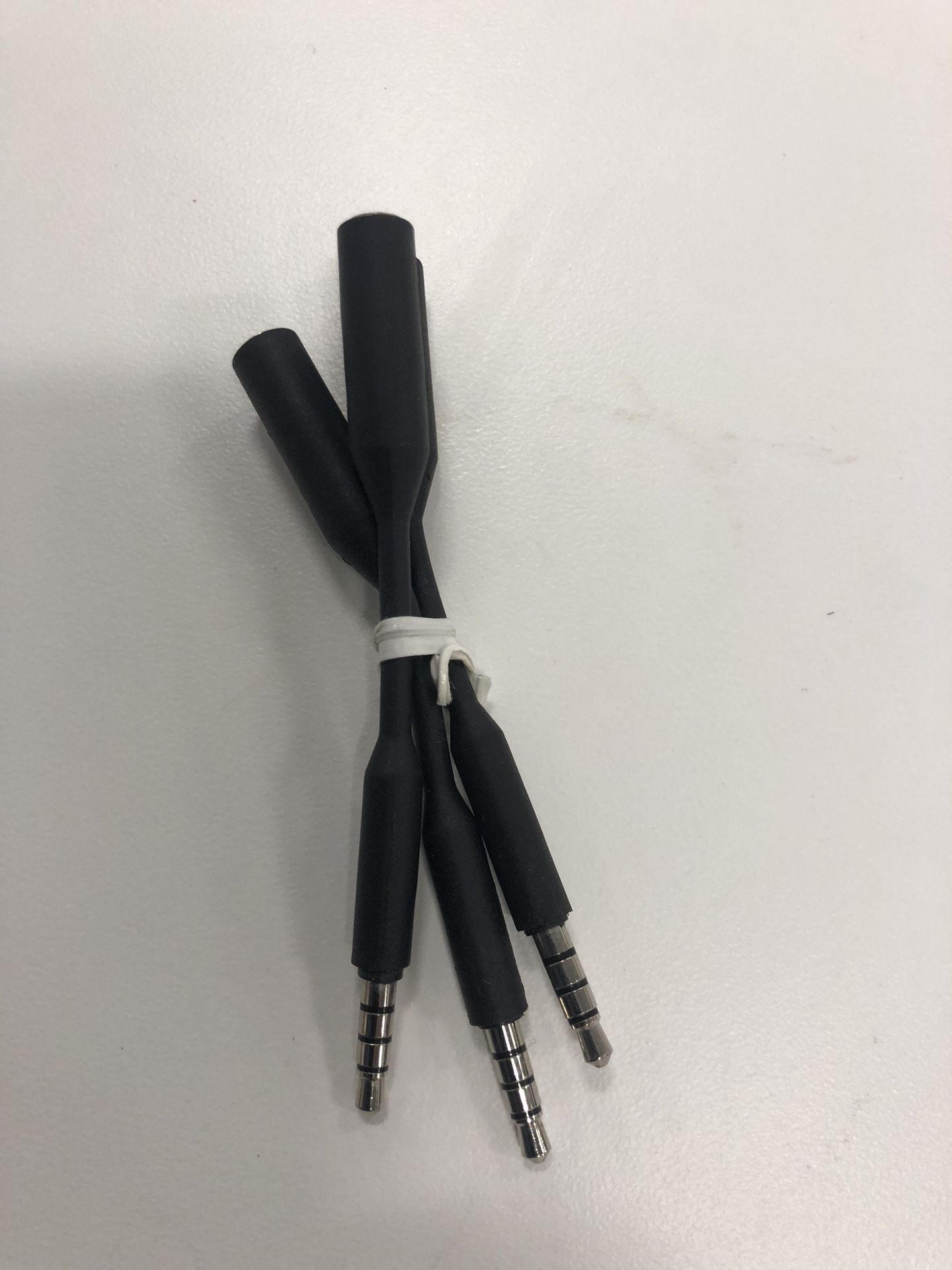 5 iPhone chargers , headphones . Android chargers. iPad quick chargers . Samsung quick chargers (Brand New