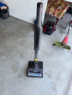 Shark wandvac