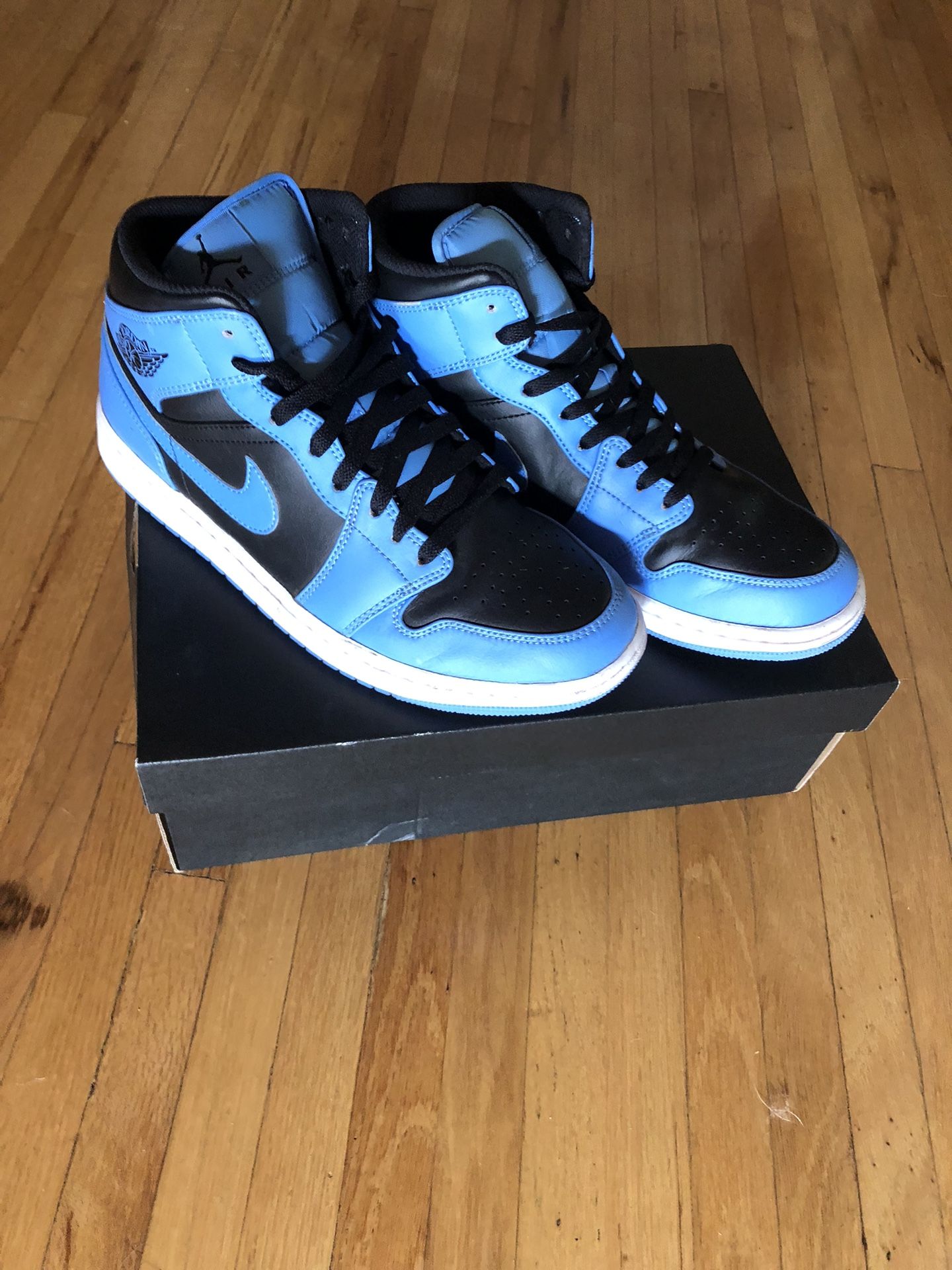 Air Jordan 1 University Blue/Black - Size 9.5
