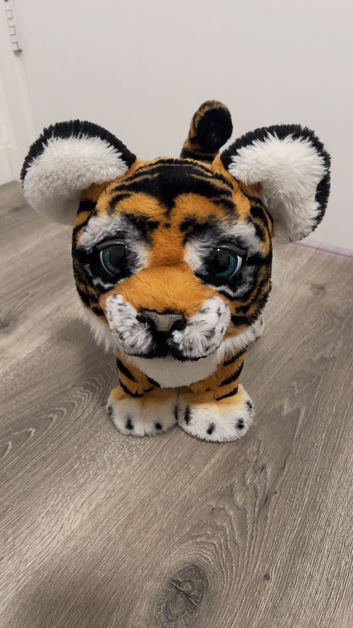 FurReal friends RoaringTyler the Playful Tiger