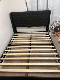 Low profile Platform Bed Frame With HeadBoard